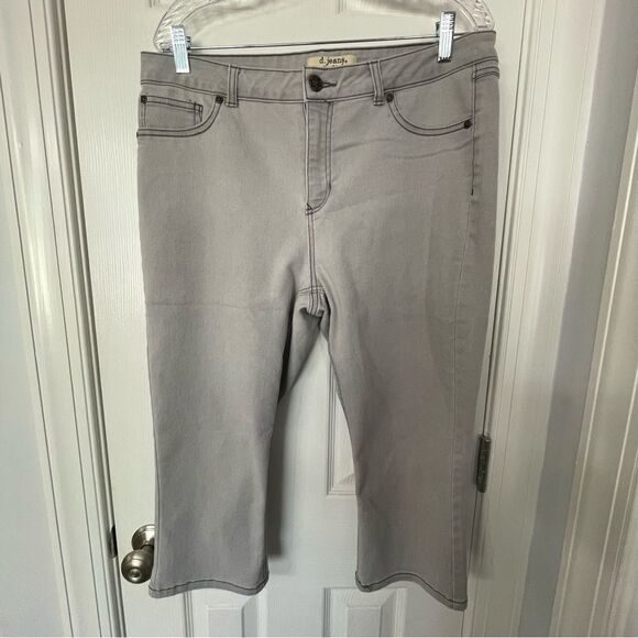 D. Jeans New York Gray Capri Jeans Size 16 – Embroidered Pockets - Picture 1 of 11